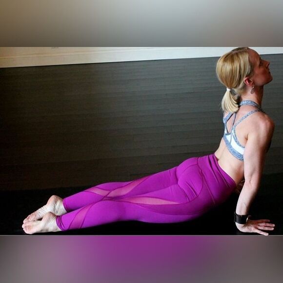 EUC Lululemon Tranquil Tight in Regal Plum - Picture 10 of 11